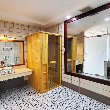 Hoang Son Hotel - Кантхо Экстерьер фото